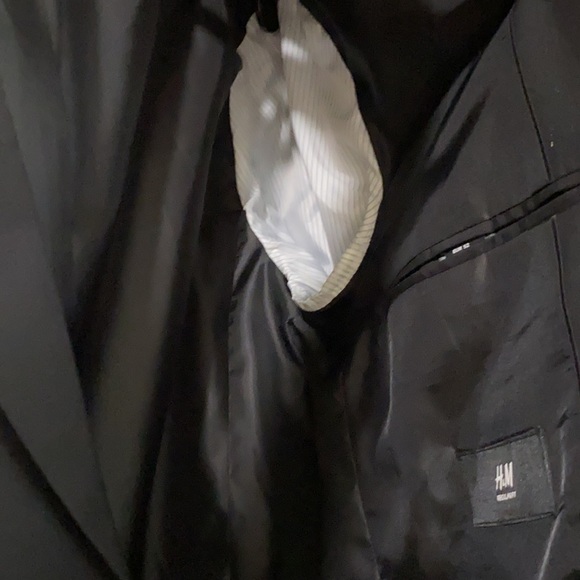 H&M men’s black blazer - Picture 9 of 9